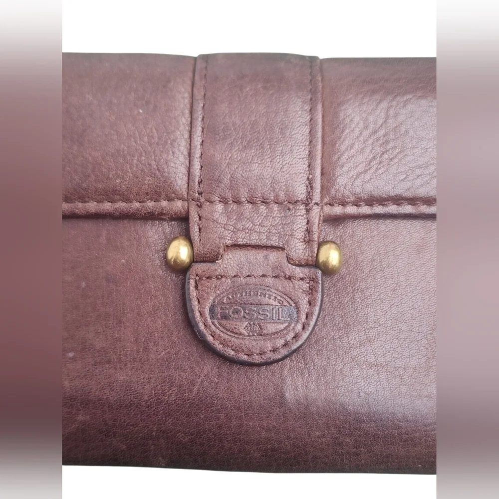 VTG FOSSIL brown pebbled trifold wallet, genuine leather